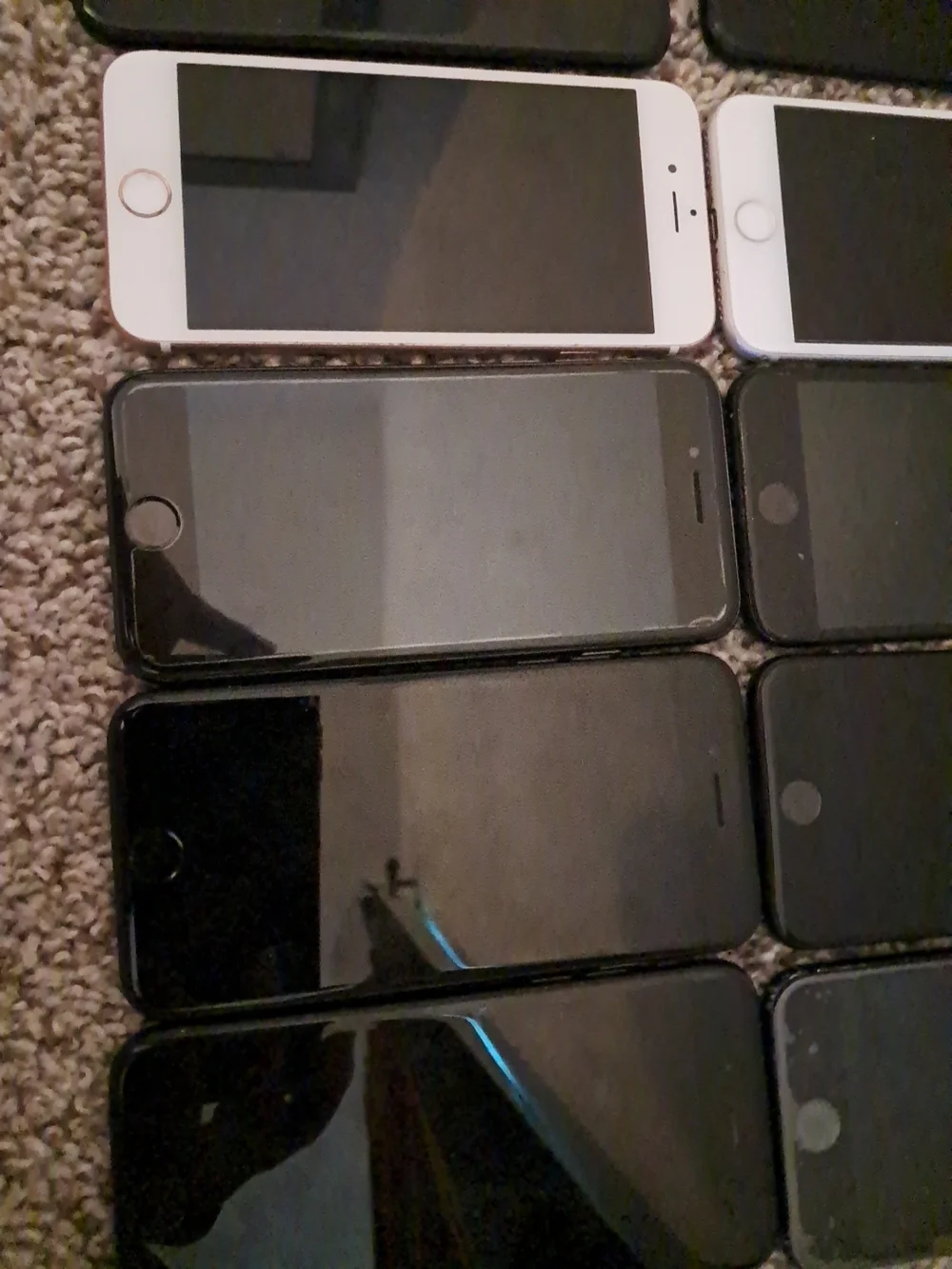 Apple iPhones in Black and White - Multiple Units